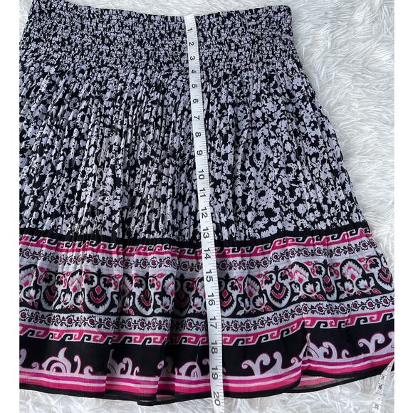 White House Black Market Pleated Skirt Women Sz S Barely used - Picture 3 of 6